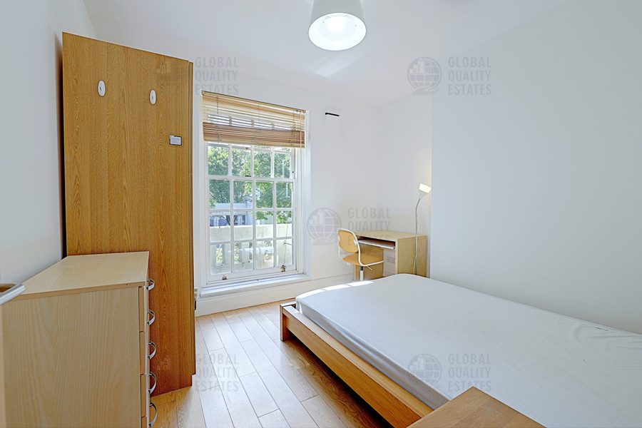 Third bedroom with wardrobe and chest of drawers