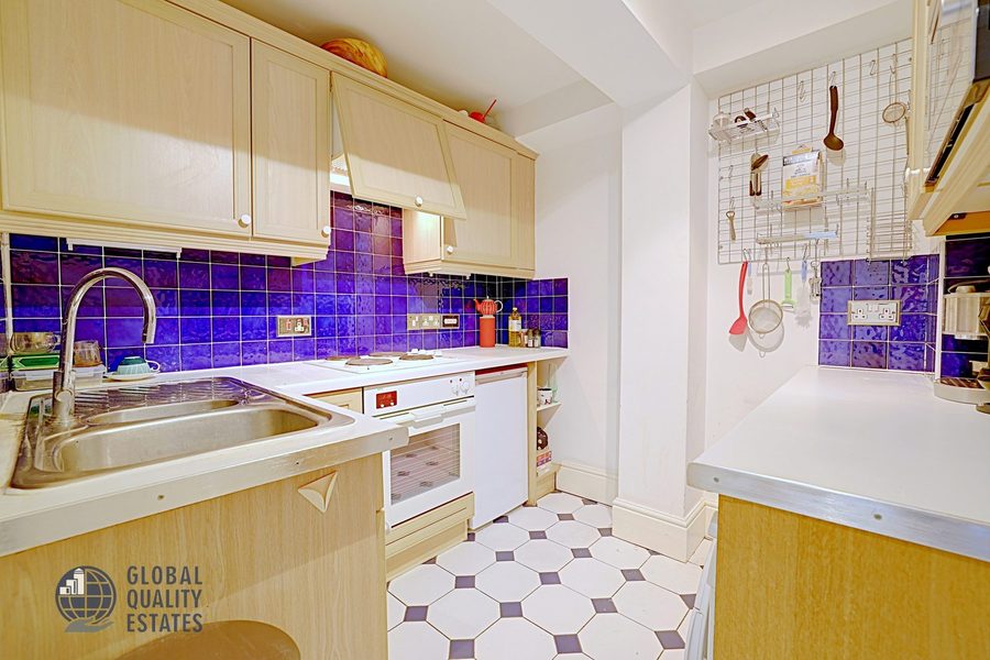 Kitchen with electric hob and oven