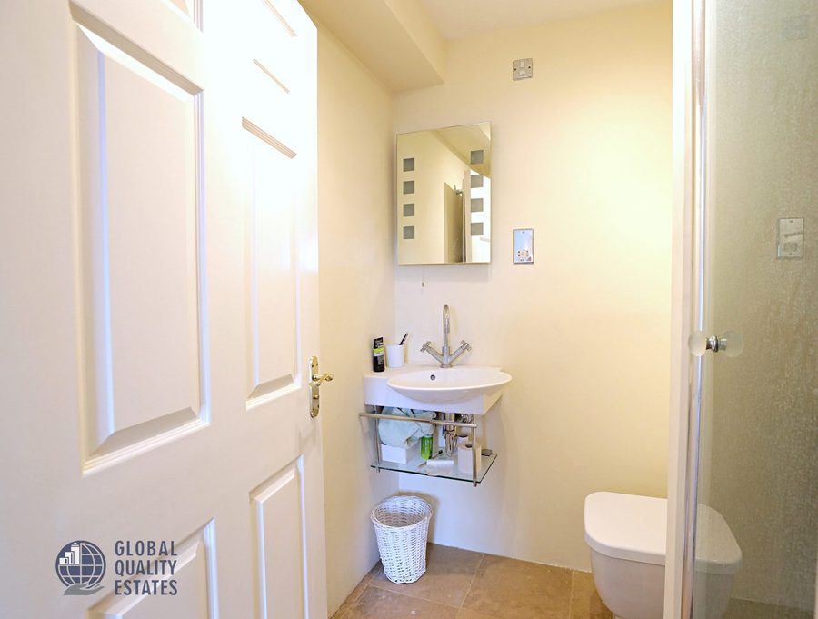 En suite shower room