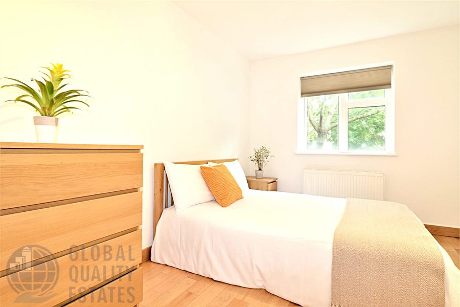 Second bedroom with chest of drawers