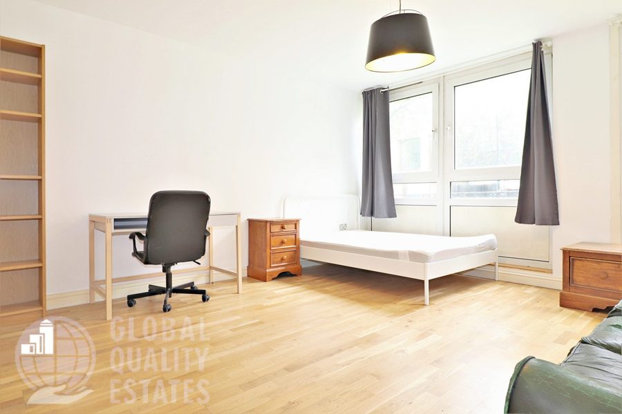 Bedroom, additional view